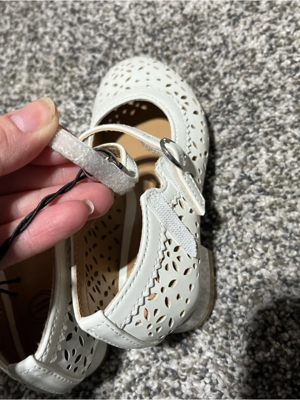 Girl's  White Faux Leather Mary Jane Heeled Pumps Buckle Strap  Size 8